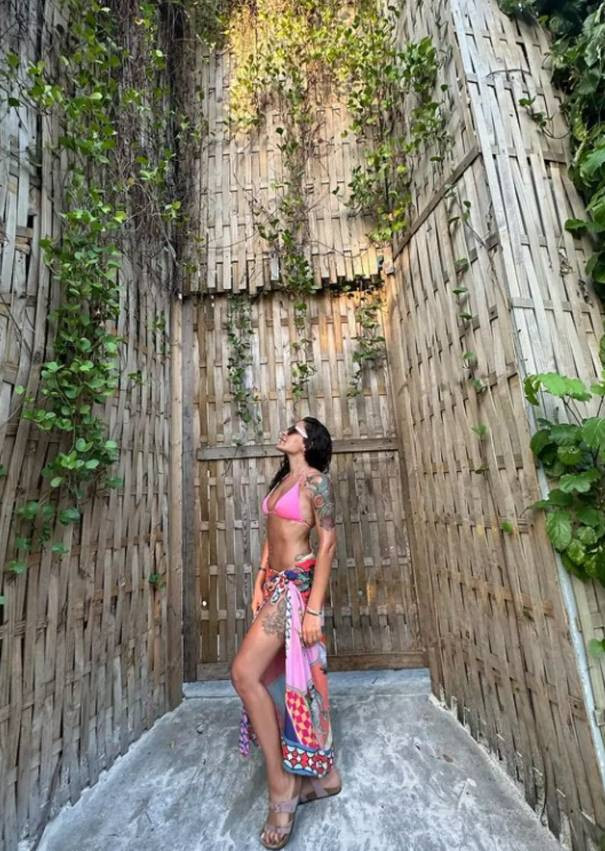 Melek Mosso'nun Maldivler pozu olay oldu - Resim: 3